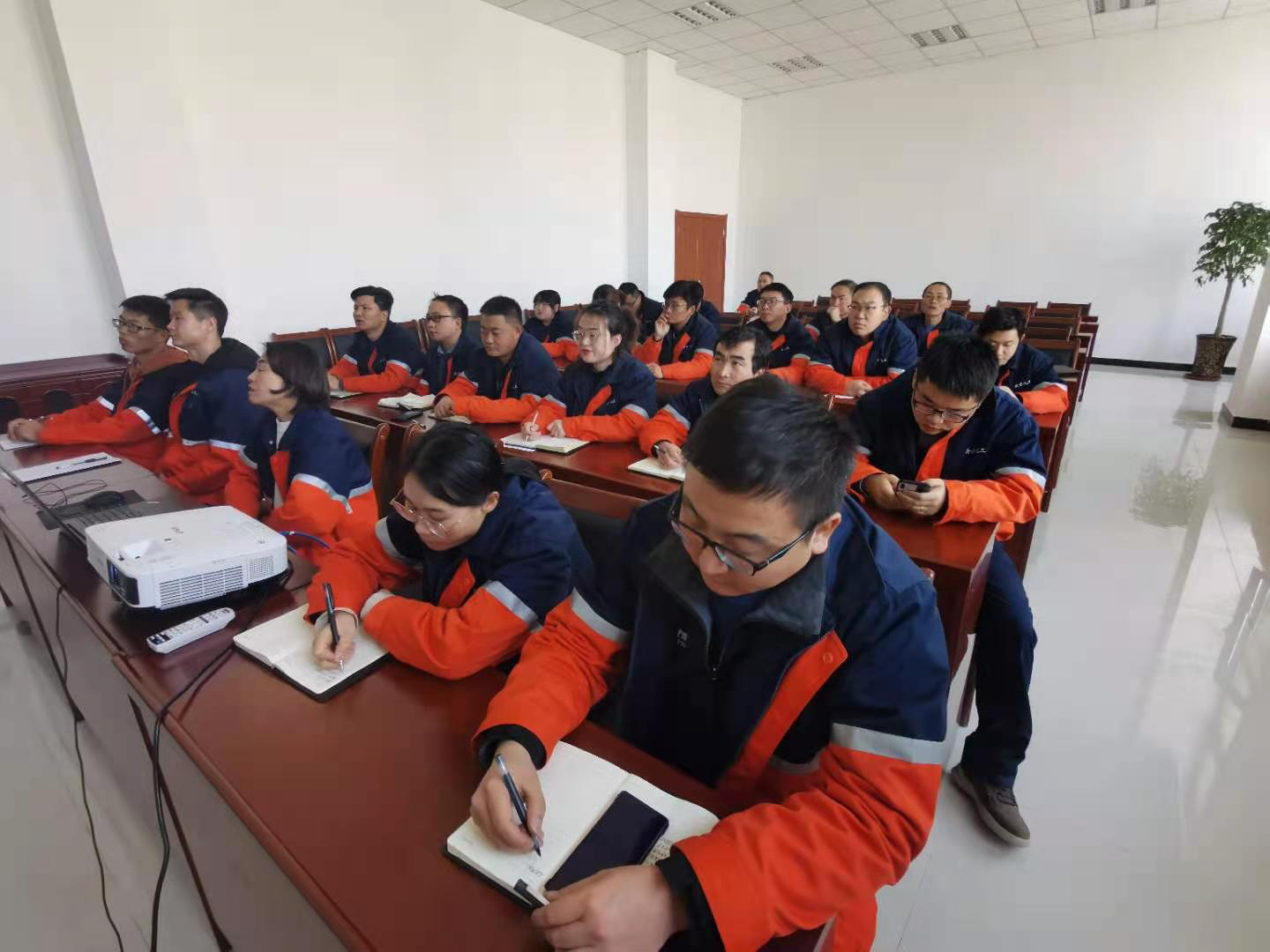 248cc��������(�й���)���޹�˾����